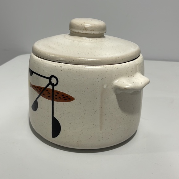 Vintage 1970s West Bend Bean Pot Server 2 qt. With lid - Picture 2 of 16